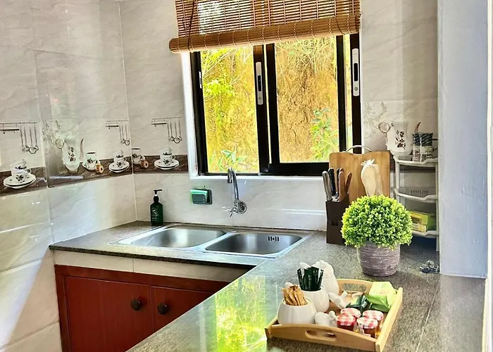 Villea Frangipani 2br Floor Near Airport *